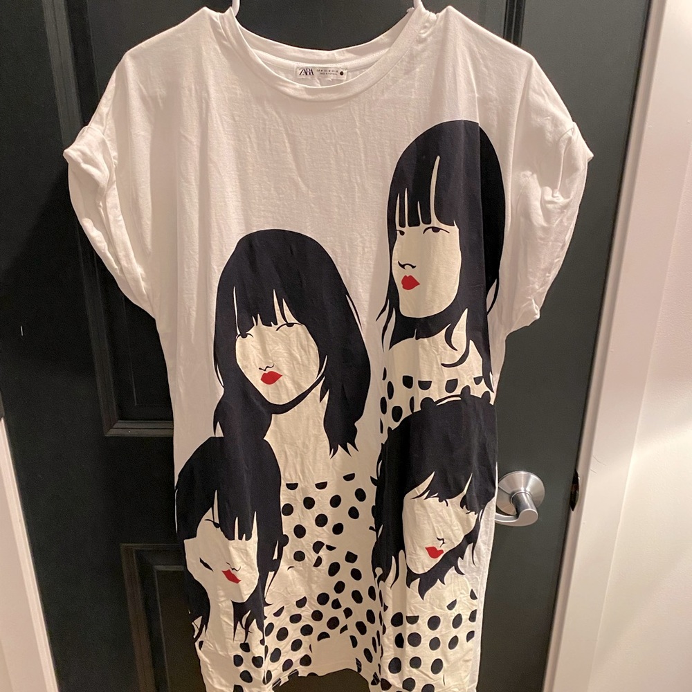 Zara T-shirt Tunic/Dress in Lady Print